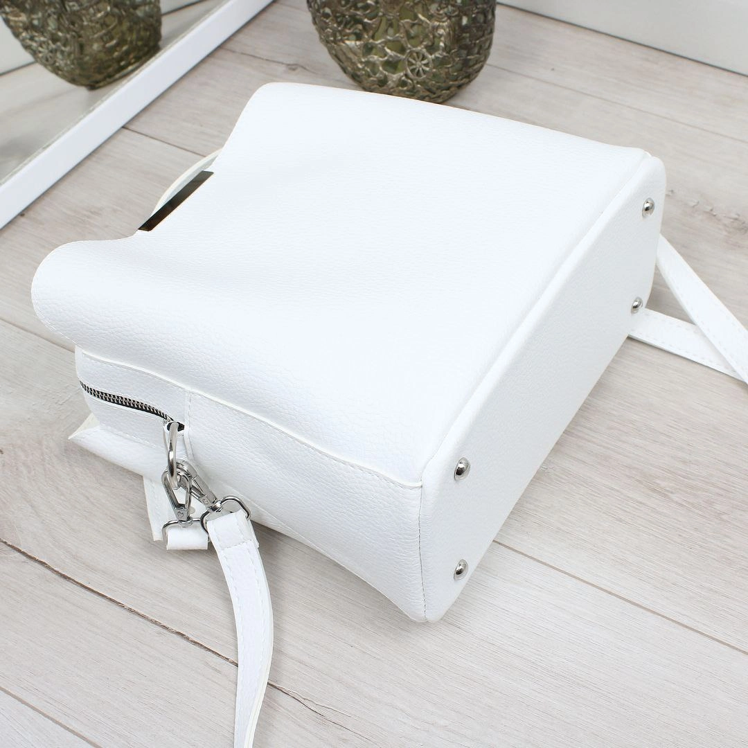 Жіноча сумка біла класична еко-шкіра, легка та стильна для міста